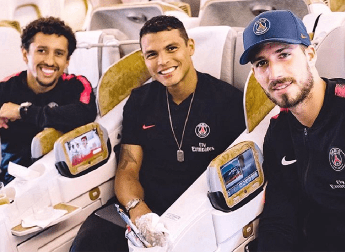 Les images du PSG ce mercredi : voyage de Singapour à Shenzhen, maillots et fins de vacances