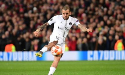 Dani Alves discute avec le PSG d'une prolongation et rêve de la Coupe du Monde 2022, selon RMC Sport