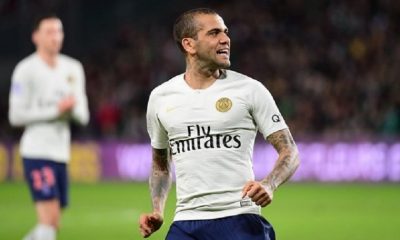 Dani Alves et le PSG vont discuter cette semaine d'une prolongation de contrat, affirme UOL Esporte