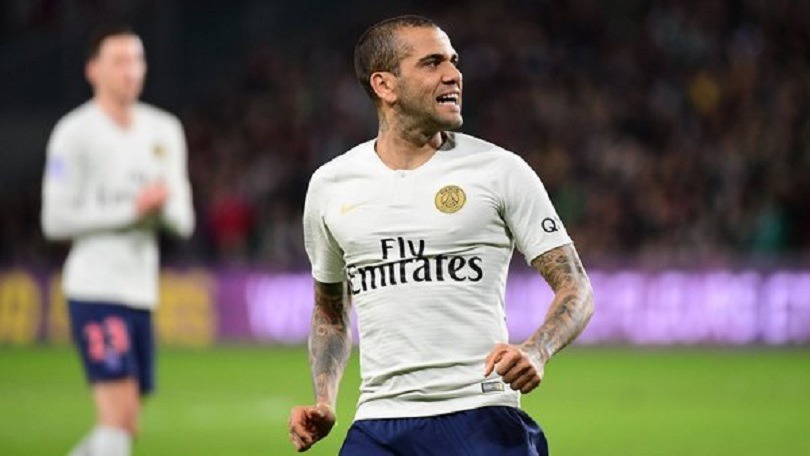 Dani Alves et le PSG ont un accord pour une prolongation de contrat, selon ESPN et Loïc Tanzi