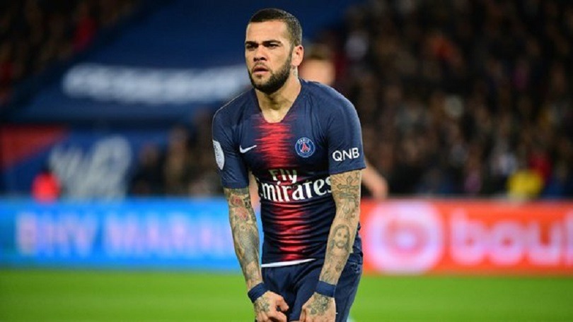 Dani Alves s'interroge sur le projet du PSG, affirme RMC Sport