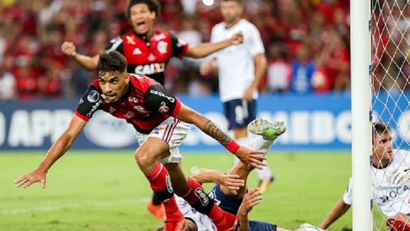 Mercato - Lucas Paqueta repousse l'idée d'un transfert au PSG