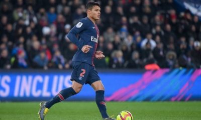 Thiago Silva pense à prolonger au PSG et pourrait continuer sans être capitaine, selon Le Parisien