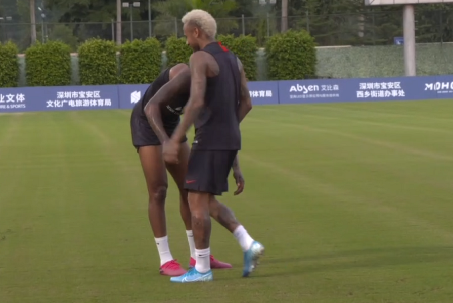 Les images du PSG ce dimanche : voyage à Suzhou, entraînement et une journée avec Cavani