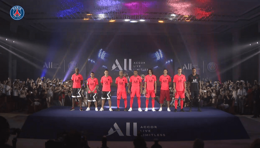 Les images du PSG ce jeudi : nouveau maillot et activités de promotion en Chine