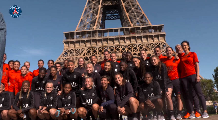 L'équipe féminine du PSG a fait une course pour monter les marches de la Tour Eiffel