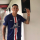 Marcos Rojo rend visite à son club formateur en portant la tenue du PSG