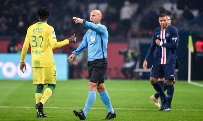 LOSC/PSG - L'arbitre de la rencontre a été désigné, ses statistiques : beaucoup de jaunes mais peu de rouges