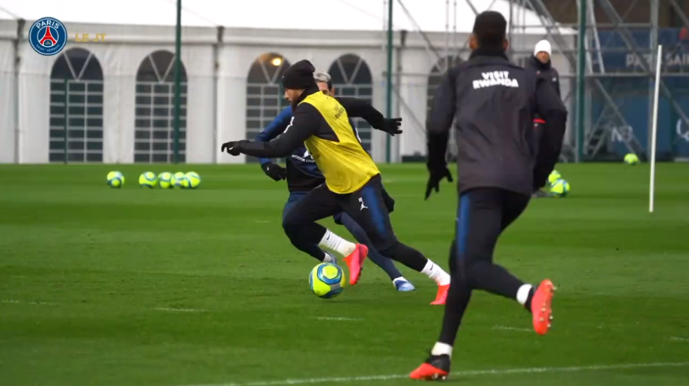 Les images du PSG ce jeudi : entraînements avec vainqueurs et sourires, et l'anniversaire d'Areola