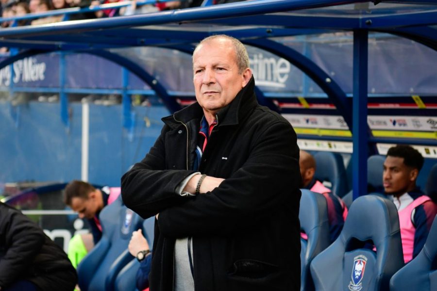 Courbis reprend Juninho "Qu’il laisse Neymar tranquille !"