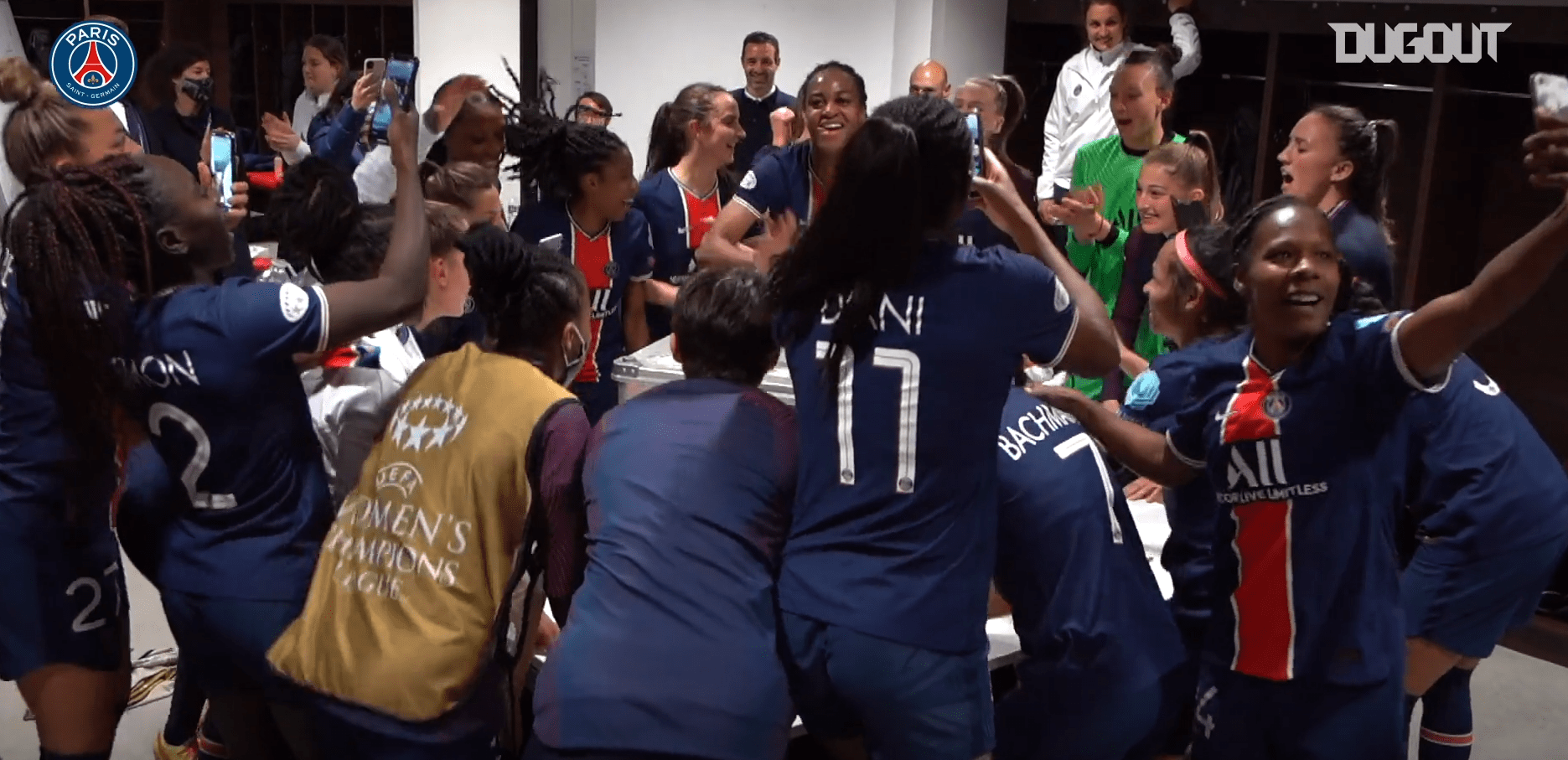 Lyon/PSG - Revivez les célébrations parisiennes au plus près des joueuses