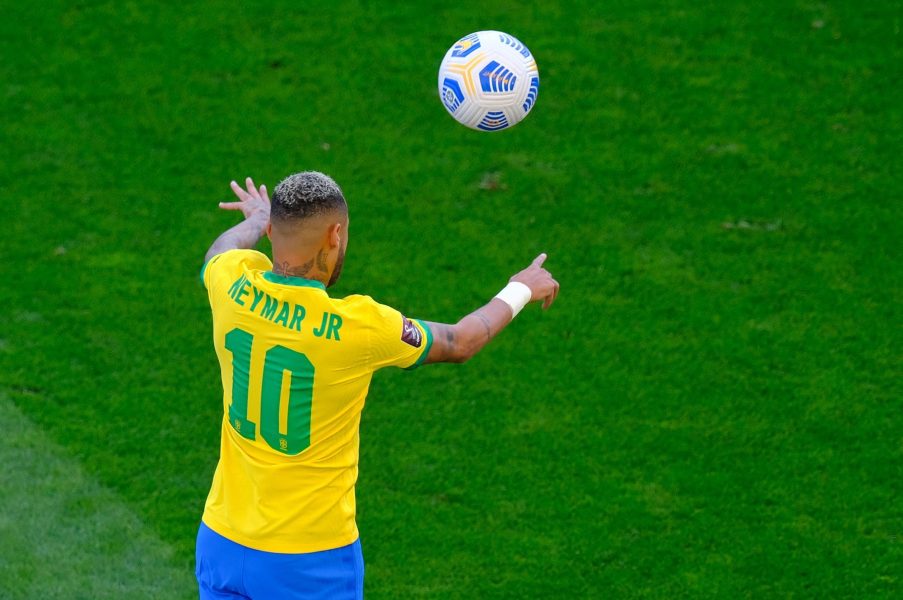 Brésil/Pérou - Neymar passeur décisif et buteur lors de la victoire brésilienne