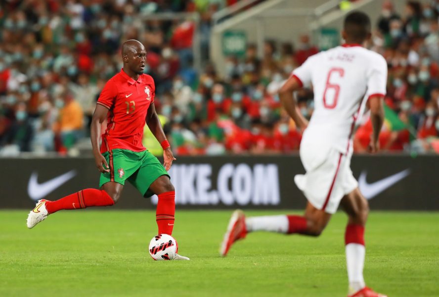Qatar/Portugal - Danilo et Mendes en défense lors de la victoire portugaise