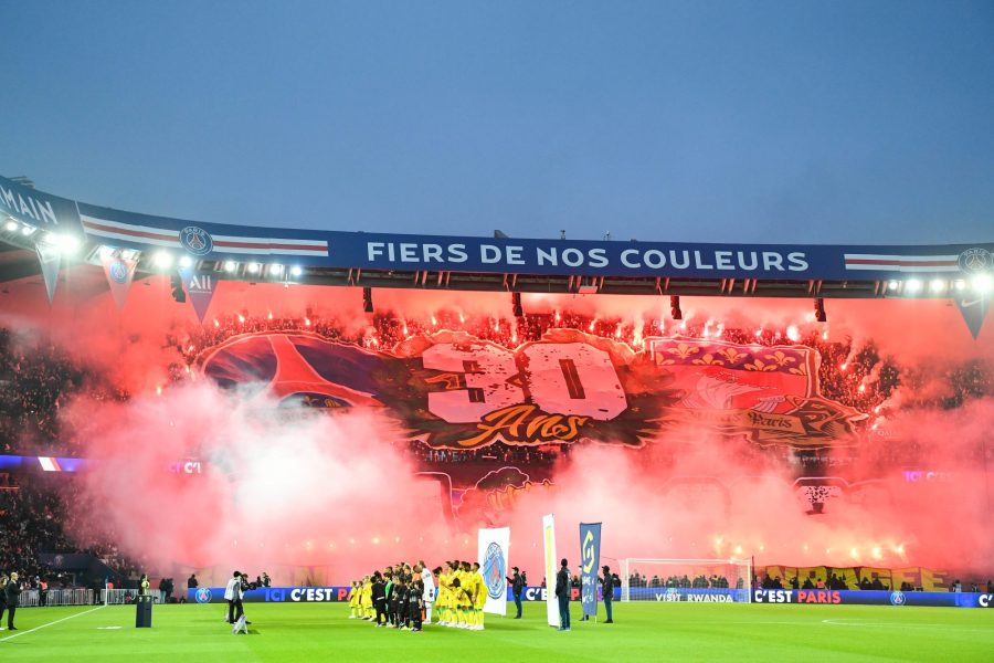 Le PSG risque de lourdes sanctions pour les fumigènes allumés face à Nantes
