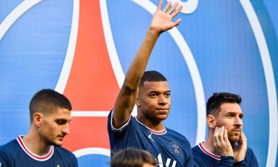 Mercato - Mbappé a un accord avec le PSG et le Real, il doit choisir annonce sa mère