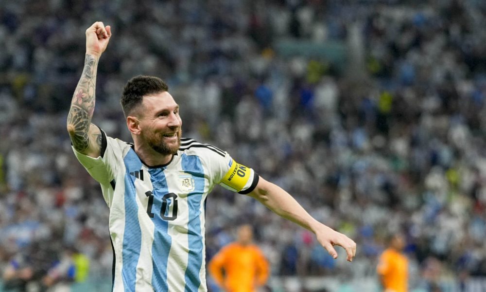 Messi «est le champion mérité», affirme Iniesta
