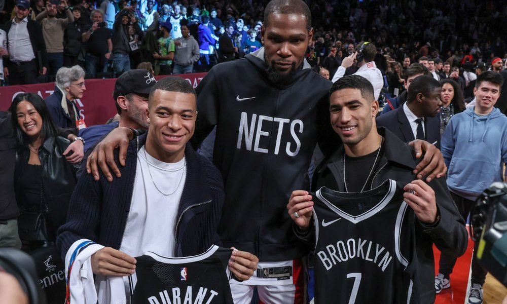 Hakimi et Mbappé étaient à New York cette nuit pour la NBA, le Français acclamé