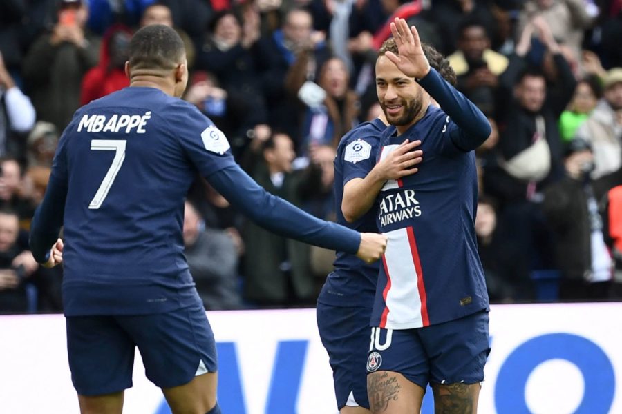 Mbappé soutient Neymar et espère le revoir "très bientôt"