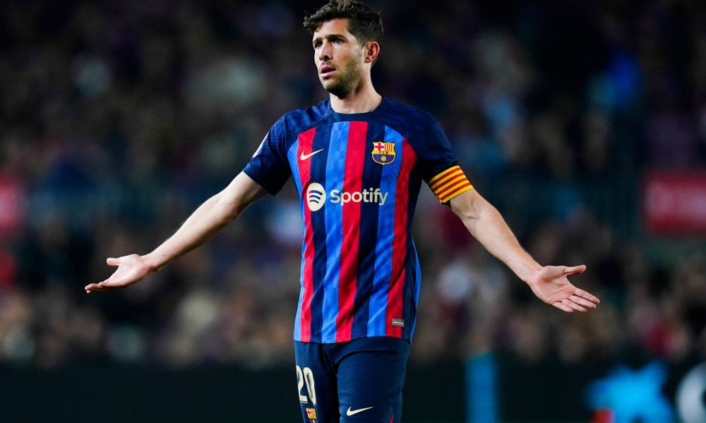 Sergio Roberto invite Messi au Barça, alors qu'il est maltraité au PSG