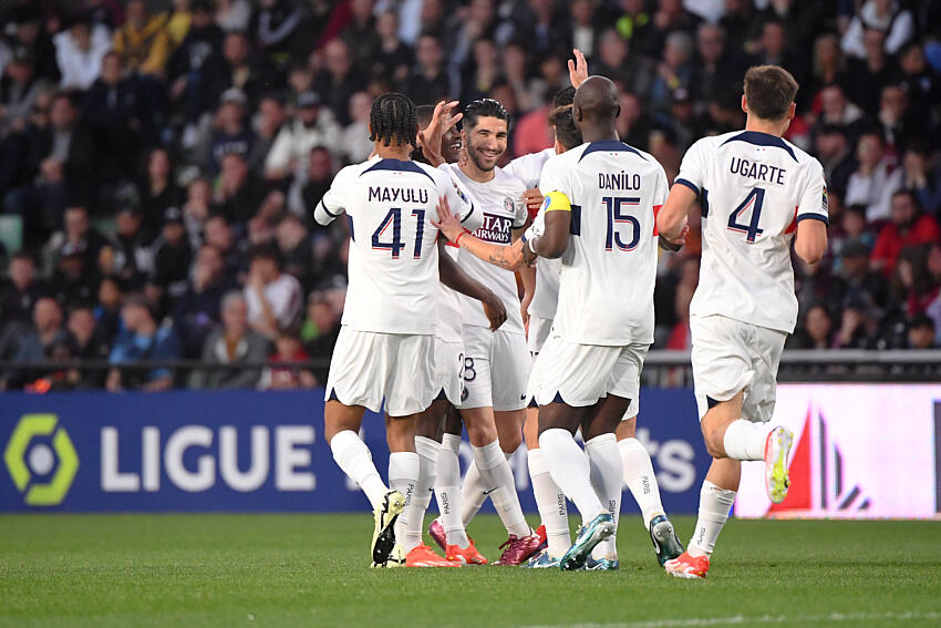 Célébration but Carlos Soler Metz/PSG