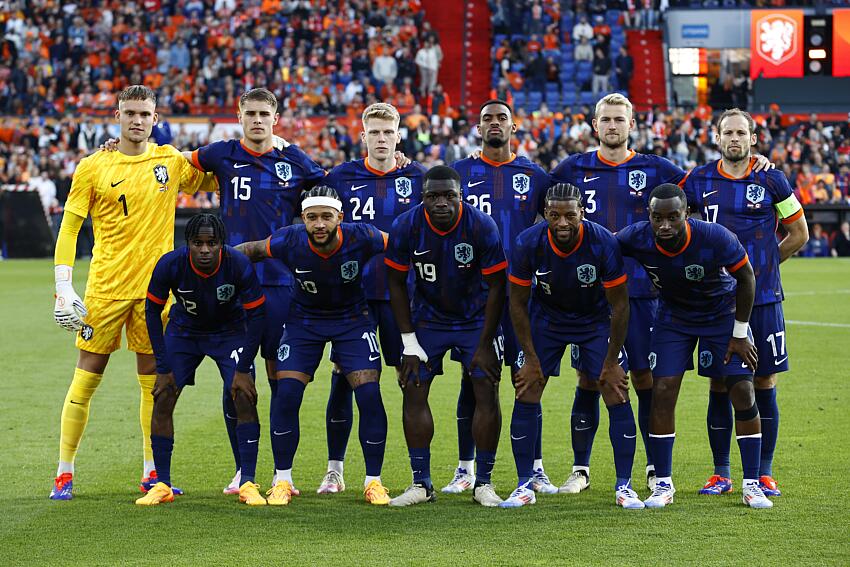 Pays-Bas/Islande - Les équipes officielles :