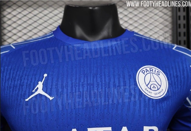 4e maillot 2024-2025 du PSG, des images dévoilées !