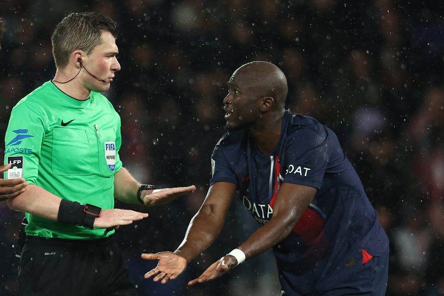 Le Havre/PSG - Delajod arbitre du match, beaucoup de jaunes, rouges et penaltys !