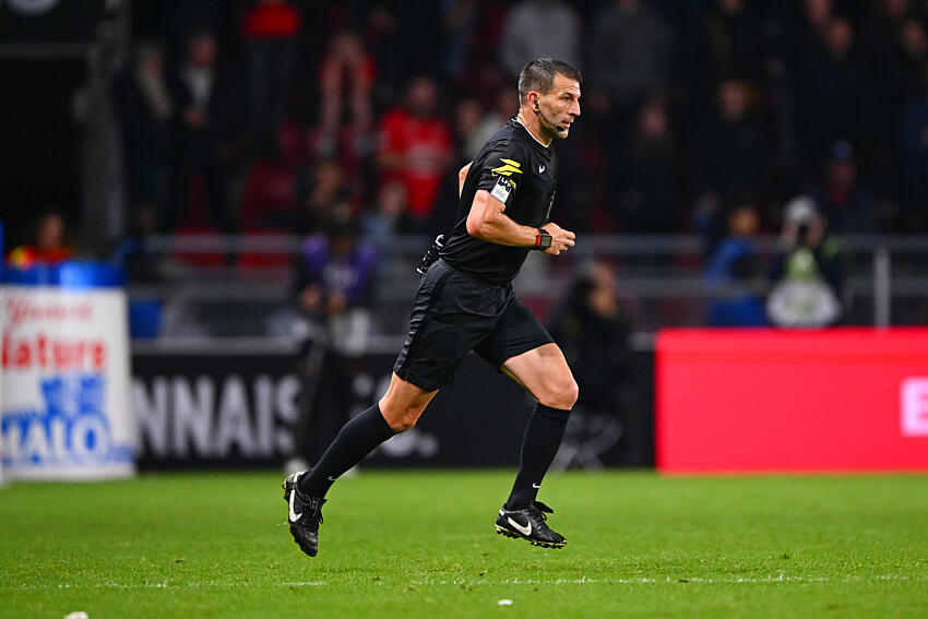 PSG/Strasbourg - Stinat arbitre du match, ses statistiques principales