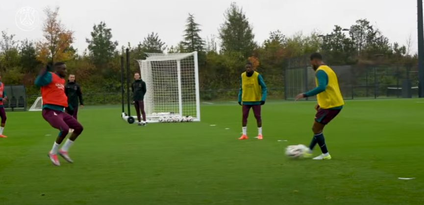 Revivez l'entraînement du PSG jeudi, avec Kimpembe