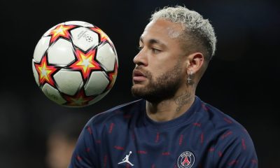 Neymar "est largement supérieur à Ronaldinho", assure un ancien coéquipier