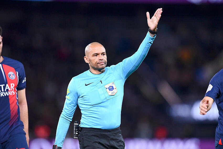 PSG/Toulouse - Angoula désigné arbitre, peu de matchs et de cartons