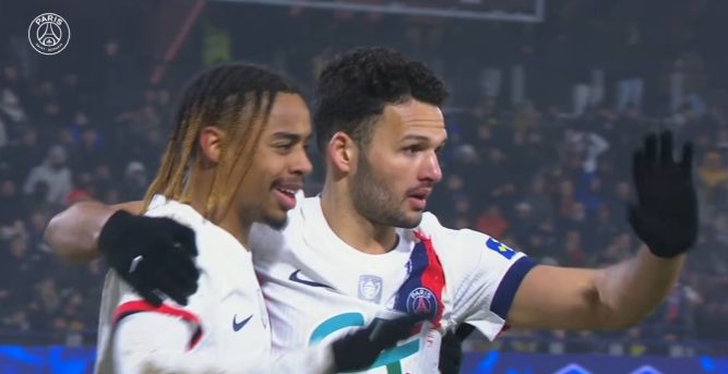 Espaly/PSG - Revivez la victoire et les buts auprès des joueurs parisiens