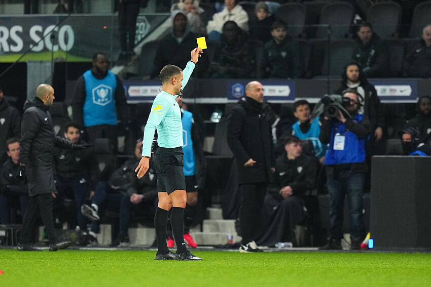 Rennes/PSG - L'arbitre du match désigné, peu d'expérience mais des cartons